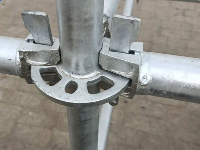 腳手架的搭設(shè)工作應(yīng)遵守怎樣的規(guī)定？